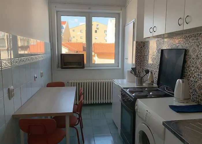 Star With Free Parking * Belgrad